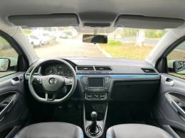 VOLKSWAGEN - VOYAGE - 2017/2018 - Branca - R$ 53.900,00