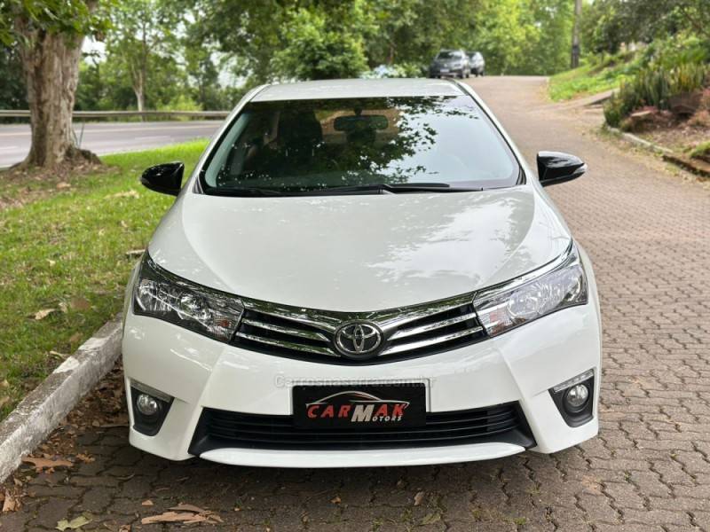 TOYOTA - COROLLA - 2017/2017 - Branca - R$ 95.900,00