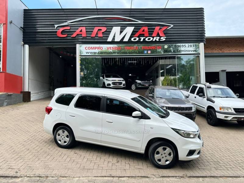 CHEVROLET - SPIN - 2023/2024 - Branca - R$ 84.900,00