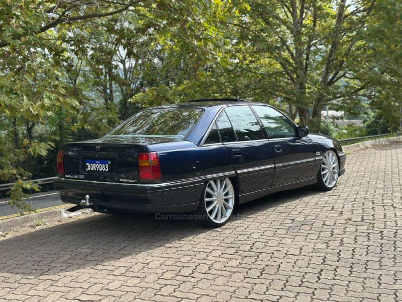 CHEVROLET - OMEGA - 1992/1993 - Azul - R$ 129.900,00