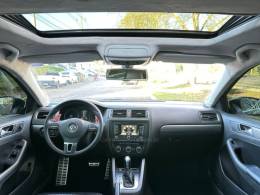 VOLKSWAGEN - JETTA - 2013/2013 - Cinza - R$ 77.900,00