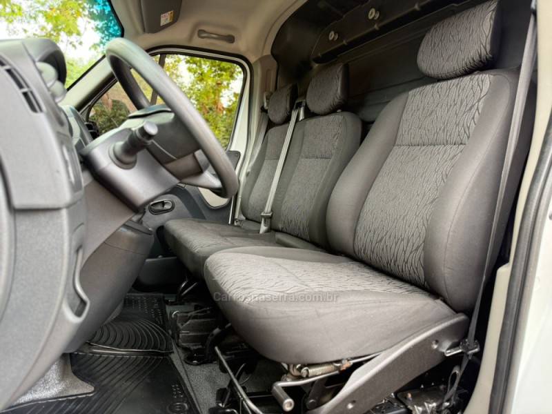 RENAULT - MASTER - 2019/2020 - Branca - R$ 157.900,00