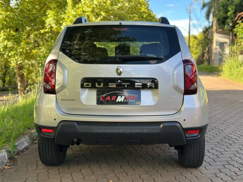 RENAULT - DUSTER - 2015/2016 - Prata - R$ 67.900,00