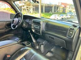 FORD - RANGER - 2010/2011 - Prata - R$ 68.900,00