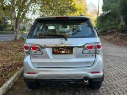 TOYOTA - HILUX SW4 - 2014/2014 - Prata - R$ 149.900,00