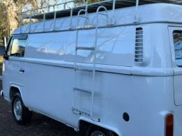 VOLKSWAGEN - KOMBI - 2013/2014 - Branca - R$ 58.900,00