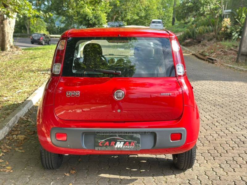FIAT - UNO - 2012/2013 - Vermelha - R$ 35.900,00