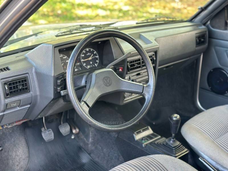 VOLKSWAGEN - SAVEIRO - 1993/1994 - Prata - R$ 38.900,00