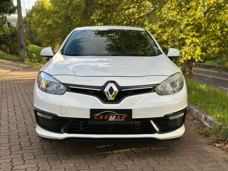 RENAULT - FLUENCE - 2015/2016 - Branca - R$ 72.900,00
