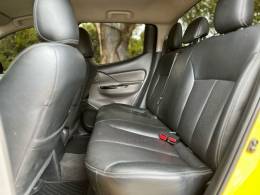 MITSUBISHI - L200 TRITON - 2021/2022 - Amarela - R$ 199.900,00