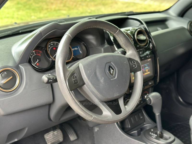 RENAULT - DUSTER - 2015/2016 - Marrom - R$ 66.900,00