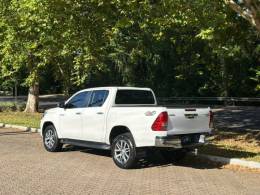 TOYOTA - HILUX - 2017/2018 - Branca - R$ 175.000,00
