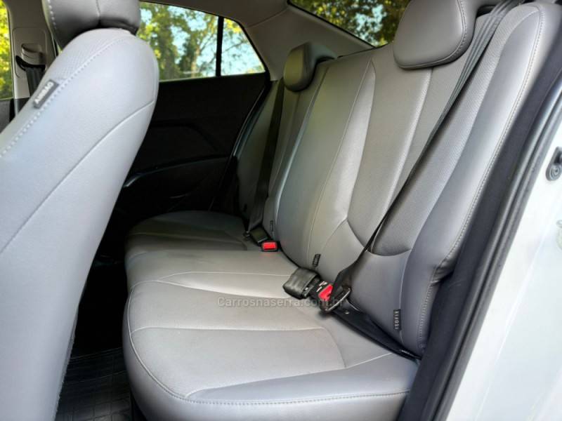 HYUNDAI - HB20S - 2016/2017 - Branca - R$ 68.900,00