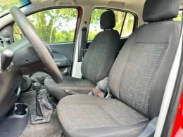 FIAT - UNO - 2012/2013 - Vermelha - R$ 35.900,00