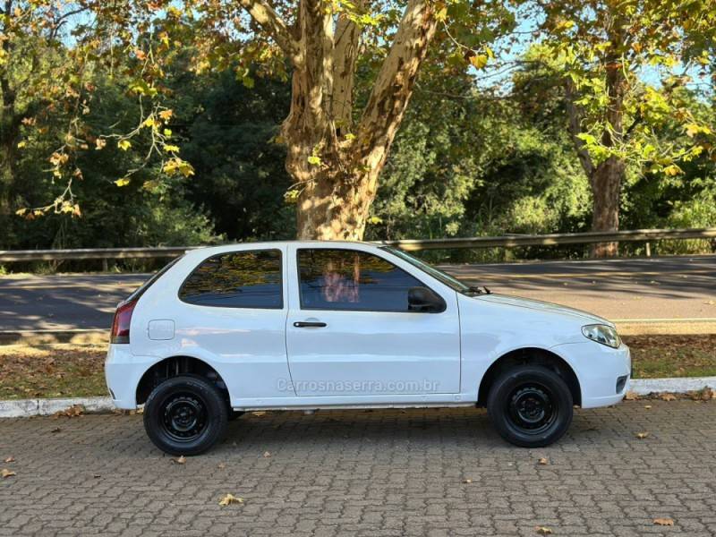 FIAT - PALIO - 2012/2012 - Branca - R$ 25.900,00