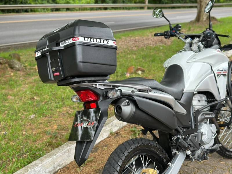 HONDA - XRE 300 - 2015/2015 - Branca - R$ 19.900,00