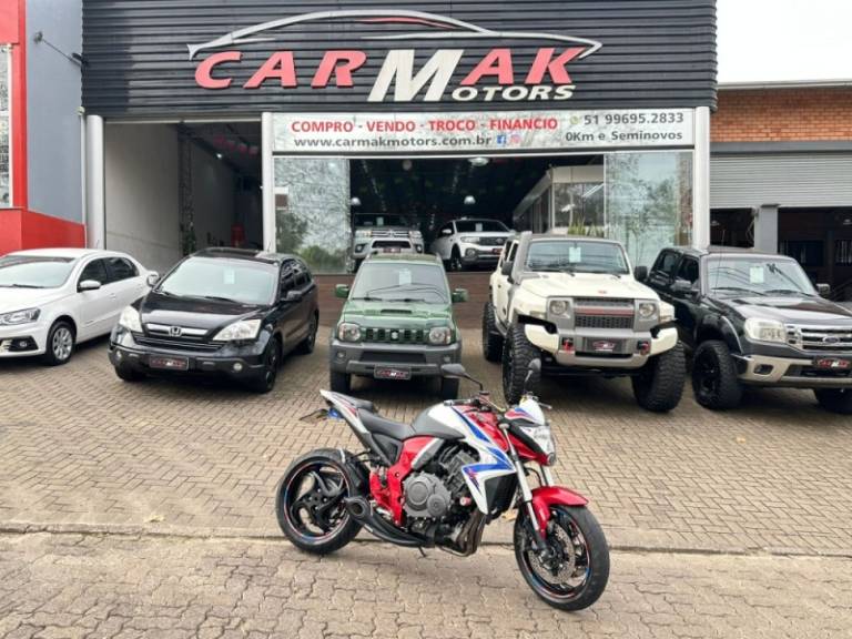 HONDA - CB 1000R - 2015/2015 - Vermelha - R$ 54.900,00