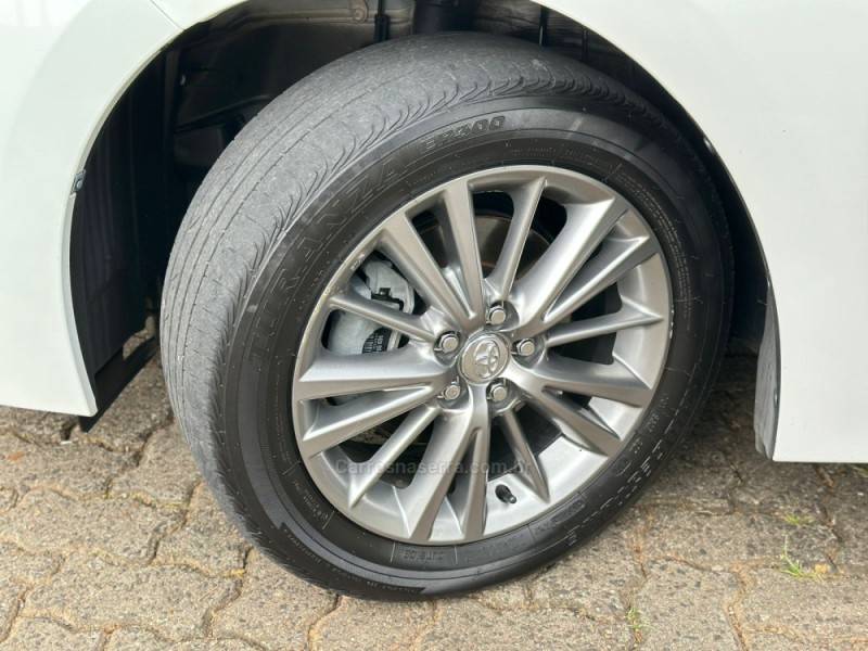 TOYOTA - COROLLA - 2019/2019 - Branca - R$ 95.900,00
