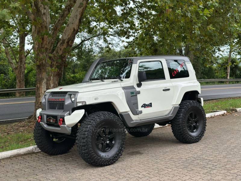 TROLLER - T4 - 2017/2018 - Branca - R$ 205.900,00