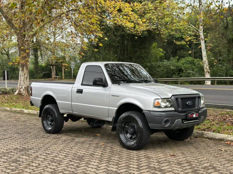 FORD - RANGER - 2005/2005 - Prata - R$ 65.900,00