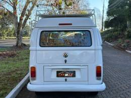 VOLKSWAGEN - KOMBI - 2013/2014 - Branca - R$ 58.900,00
