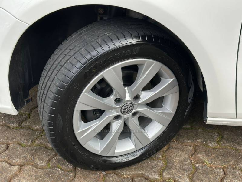 VOLKSWAGEN - VOYAGE - 2017/2018 - Branca - R$ 53.900,00