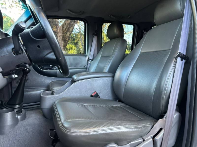FORD - RANGER - 2008/2008 - Prata - R$ 109.900,00