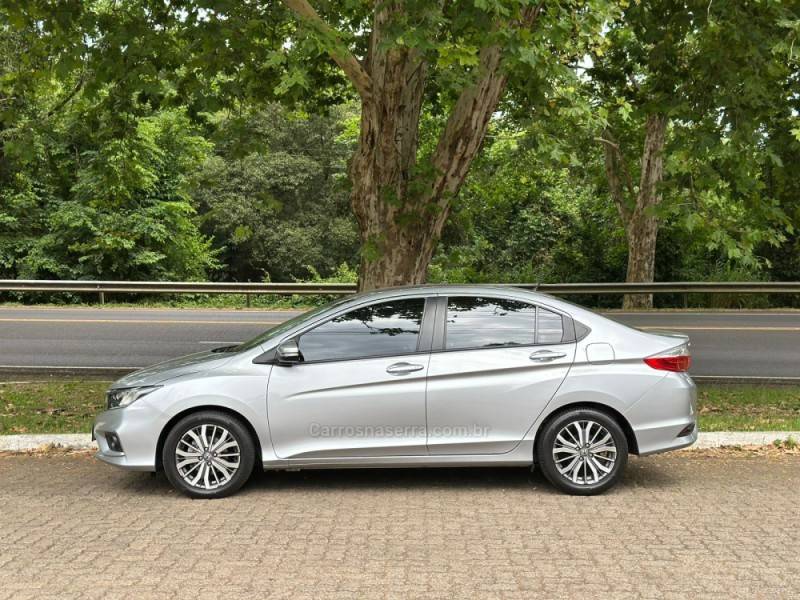 HONDA - CITY - 2018/2019 - Cinza - R$ 89.900,00