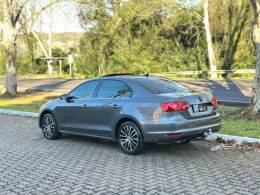 VOLKSWAGEN - JETTA - 2013/2013 - Cinza - R$ 77.900,00