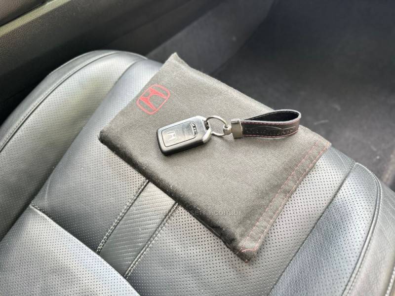 HONDA - CIVIC - 2017/2017 - Branca - R$ 129.900,00