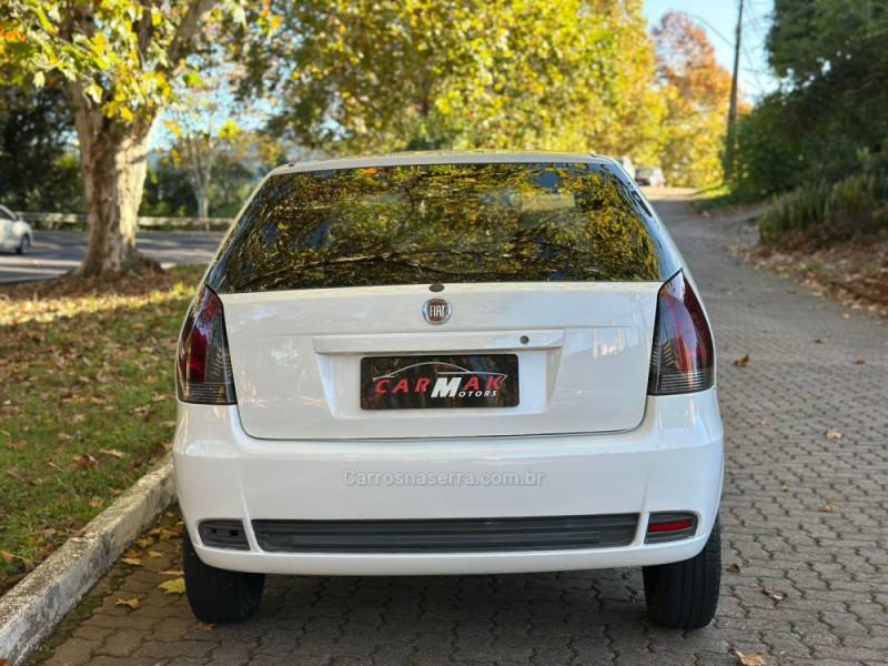 FIAT - PALIO - 2012/2012 - Branca - R$ 25.900,00