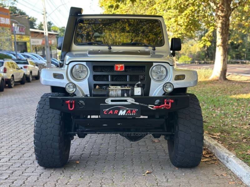 TROLLER - T4 - 2011/2011 - Prata - R$ 129.900,00