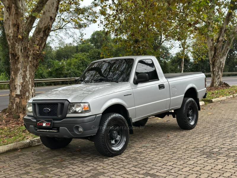 FORD - RANGER - 2005/2005 - Prata - R$ 65.900,00
