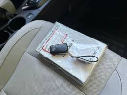 TOYOTA - COROLLA - 2016/2017 - Prata - R$ 94.900,00