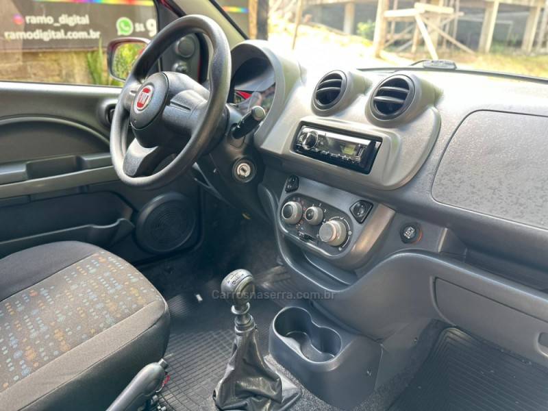 FIAT - UNO - 2012/2013 - Vermelha - R$ 35.900,00