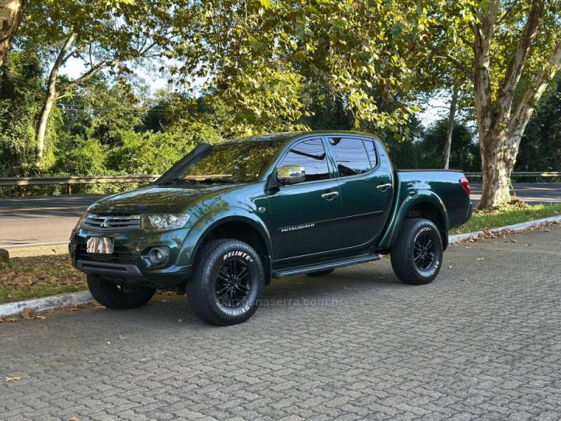 MITSUBISHI - L200 TRITON - 2014/2015 - Verde - R$ 129.900,00