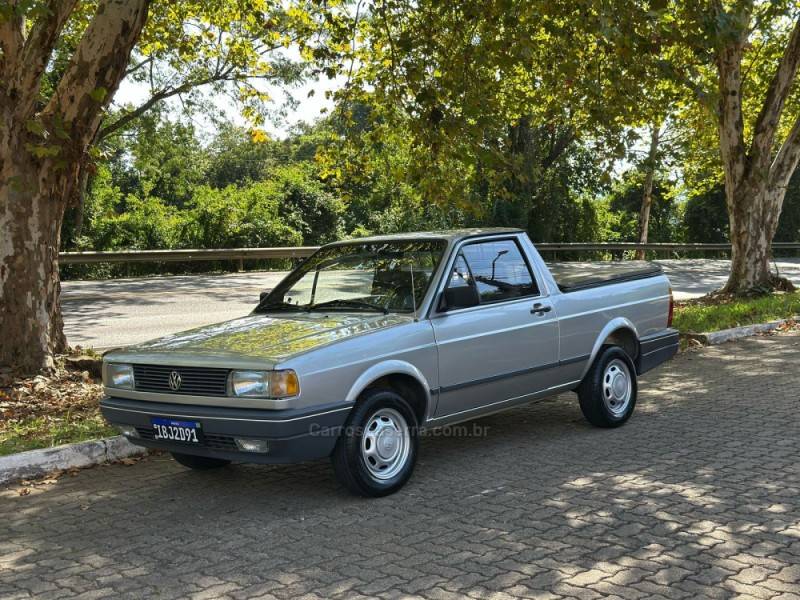 VOLKSWAGEN - SAVEIRO - 1993/1994 - Prata - R$ 38.900,00