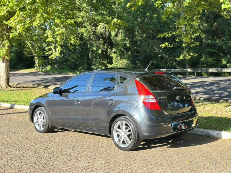 HYUNDAI - I30 - 2009/2010 - Preta - R$ 48.900,00