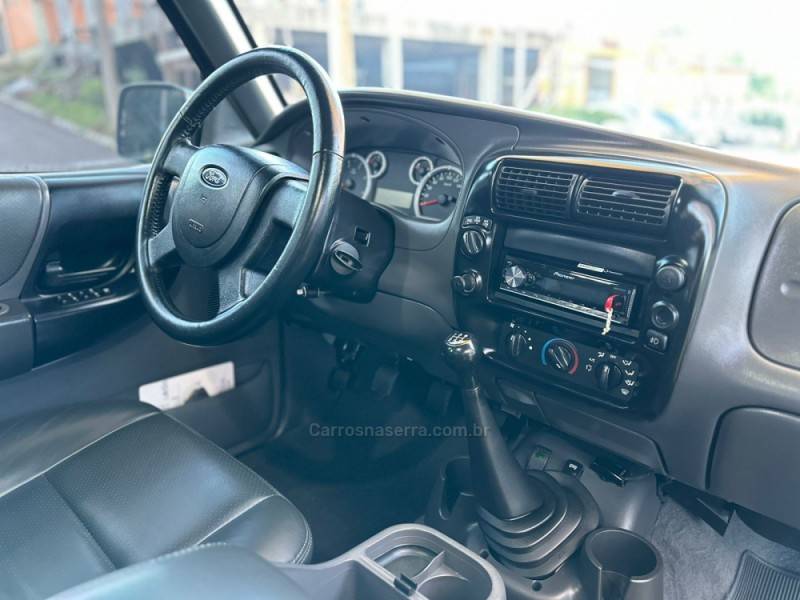 FORD - RANGER - 2008/2008 - Prata - R$ 109.900,00