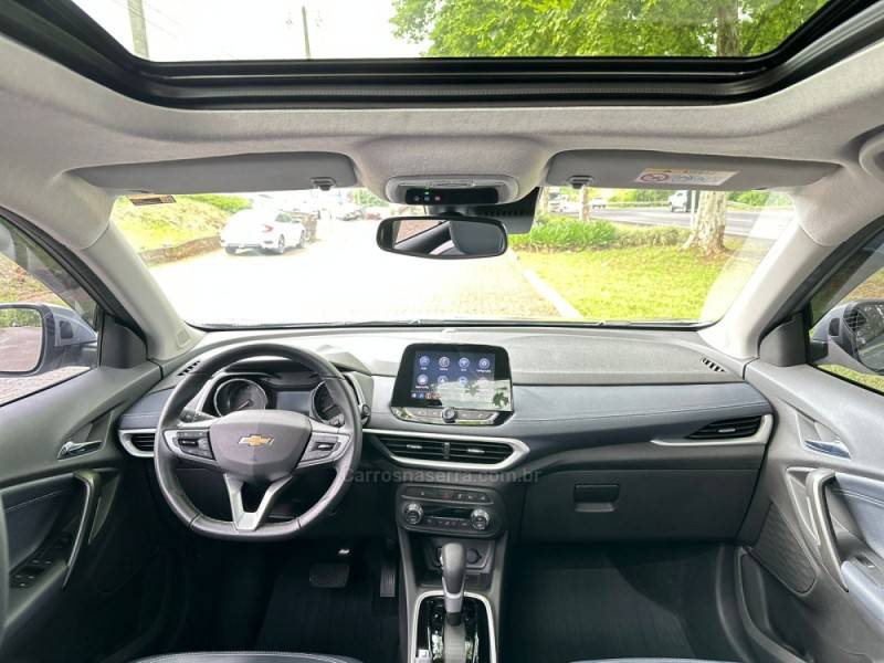 CHEVROLET - TRACKER - 2023/2024 - Prata - R$ 128.900,00