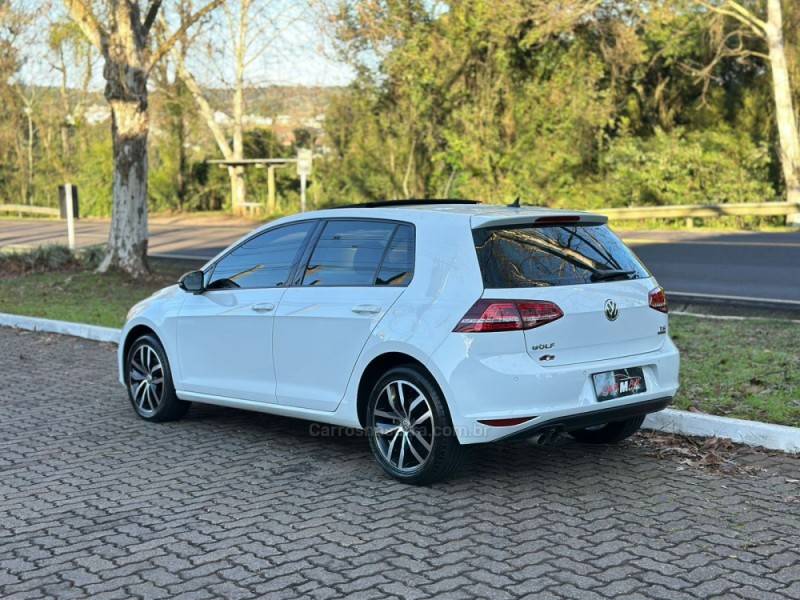 VOLKSWAGEN - GOLF - 2015/2015 - Branca - R$ 87.900,00