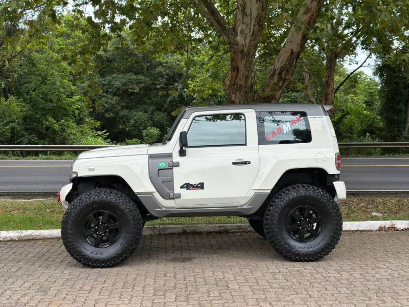 TROLLER - T4 - 2017/2018 - Branca - R$ 205.900,00