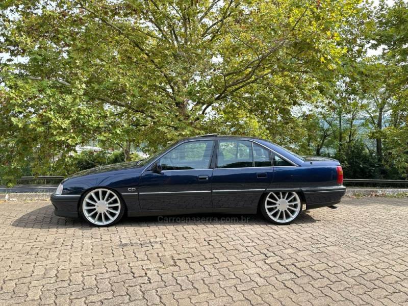 CHEVROLET - OMEGA - 1992/1993 - Azul - R$ 129.900,00