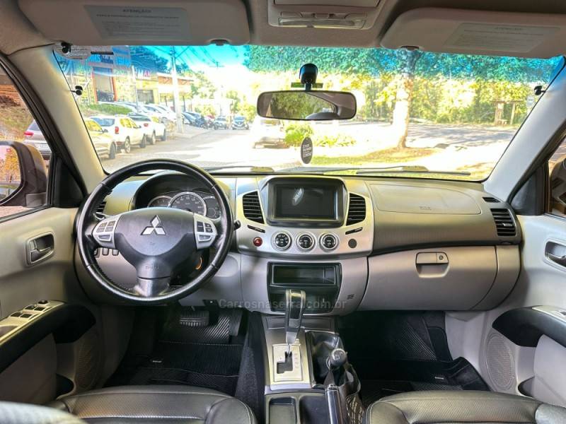 MITSUBISHI - L200 TRITON - 2014/2015 - Verde - R$ 129.900,00