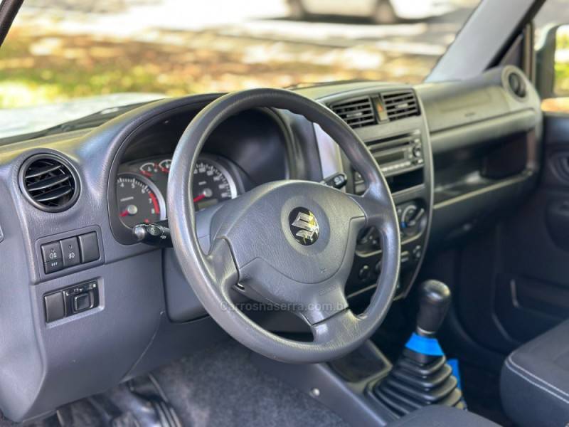 SUZUKI - JIMNY - 2015/2016 - Branca - R$ 78.900,00