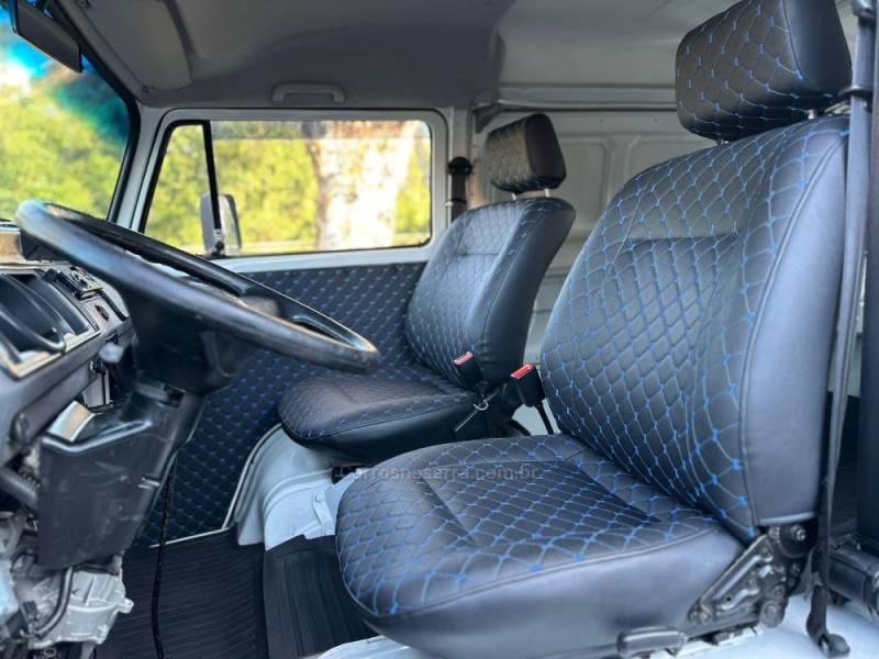 VOLKSWAGEN - KOMBI - 2013/2014 - Branca - R$ 58.900,00