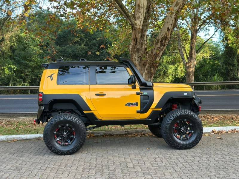 TROLLER - T4 - 2015/2016 - Amarela - R$ 229.900,00