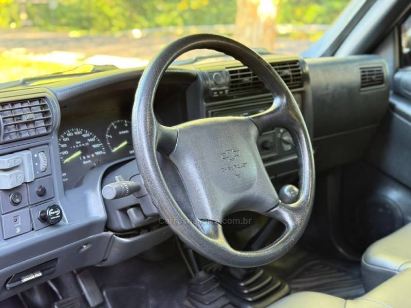 CHEVROLET - S10 - 2000/2000 - Branca - R$ 65.900,00