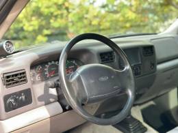FORD - F-250 - 2001/2001 - Cinza - R$ 239.900,00