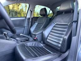 VOLKSWAGEN - JETTA - 2013/2013 - Cinza - R$ 77.900,00